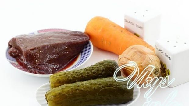 Печень говяжья с морковью: жареная, тушеная, в салате